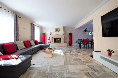 Villa Avec Pi�ce Billard Style Ranch Am�ricain