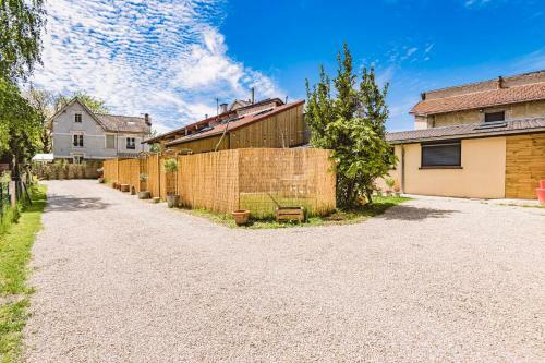 Apartamentos Gites S�r�na� Avec Vue Sur Rivi�re