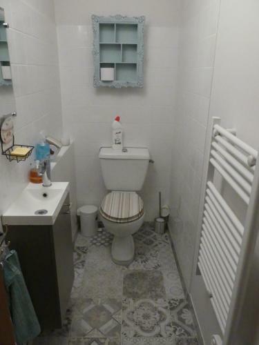 Routier Double Sleeps 6 1k, 1q, 2s Comfortable, Modern, Artistic, Fun