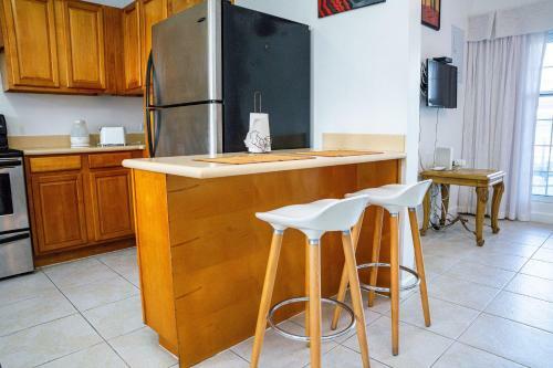 Apartamento Luxury Poolside Oasis,the Lagoons