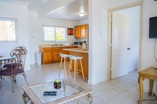 Apartamento Luxury Poolside Oasis,the Lagoons