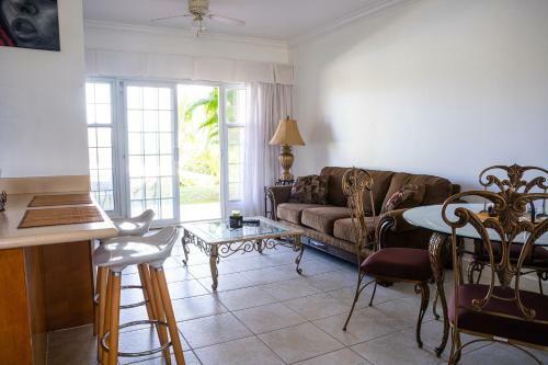 Apartamento Luxury Poolside Oasis,the Lagoons