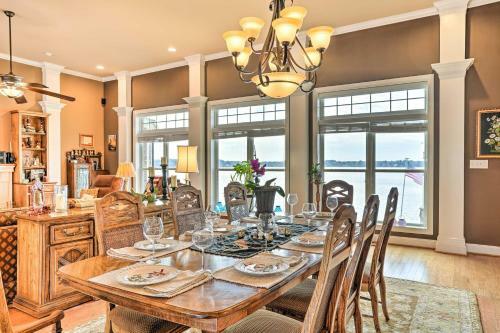 Lakefront House With Game Room, Deck And Views!