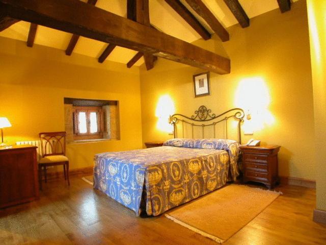 Hotel Palaci�n De To�anes