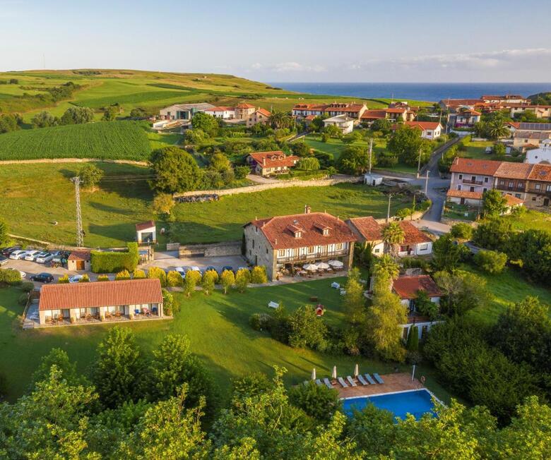 Hotel Palaci�n De To�anes