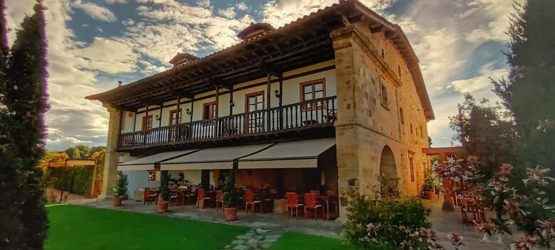 Hotel Palaci�n De To�anes
