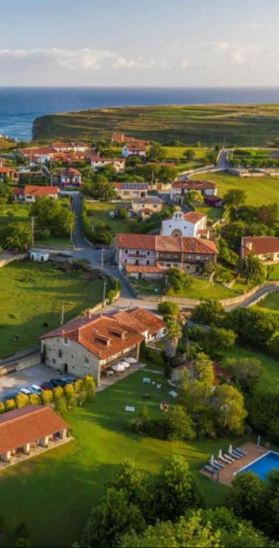 Hotel Palaci�n De To�anes