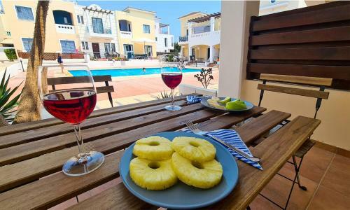 Maria's Holiday House - Communal Pool