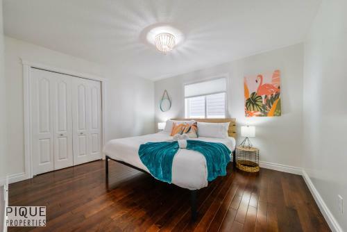 Villa New, 3bdrm Tropical Oasis, Central, Garage, Fireplace, Wifi!