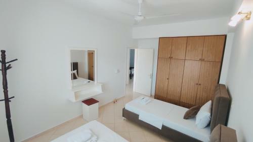 Four Seasons Apartments