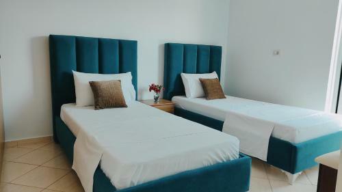 Four Seasons Apartments