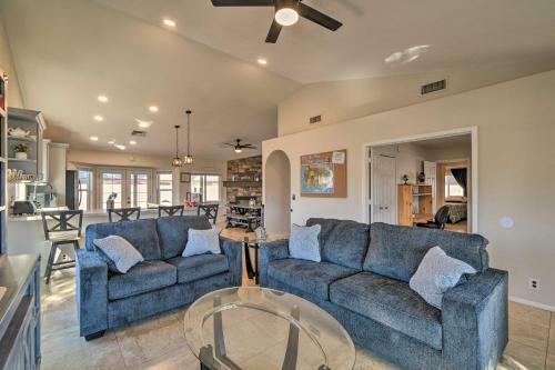 Glendale Escape With Patio, Walk To Westgate!