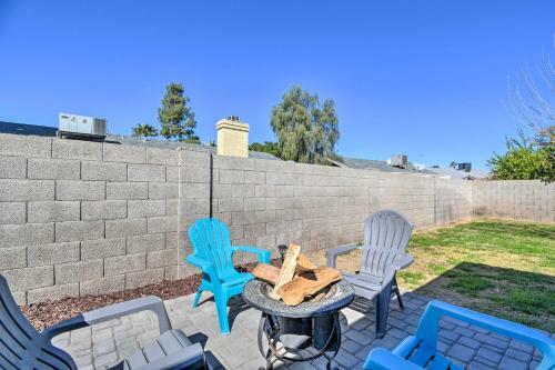 Glendale Escape With Patio, Walk To Westgate!