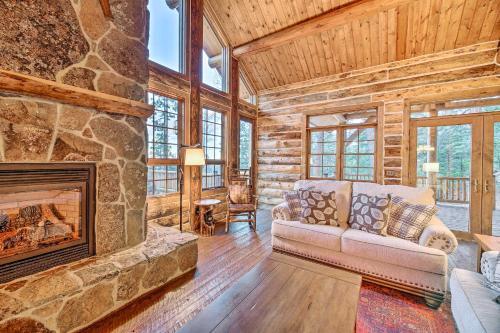 Rustic Greer Cabin With Mountain Views!