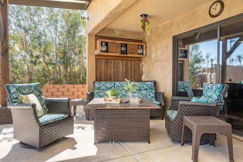 Grand Residence With Terrace, Pool, Next To Golf & Lake Views