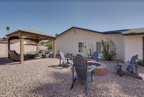 Private Resort Centrally Located W/ Outdoor Oasis.