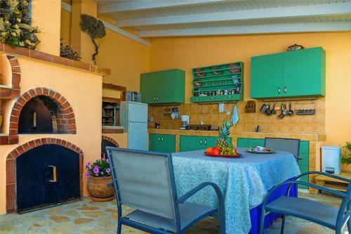 Apartamento 5mins- Beach - Shops -bbq -wood Oven -patio-6