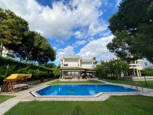 Villa Denize S?f?r �zel Havuzu Ve Iskelesi Olan Yal?