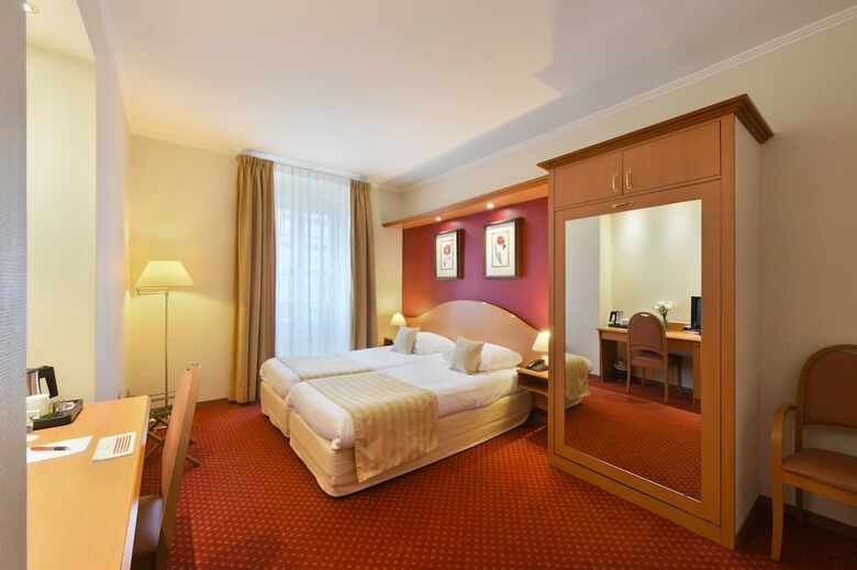 Hotel International & Terminus(.)