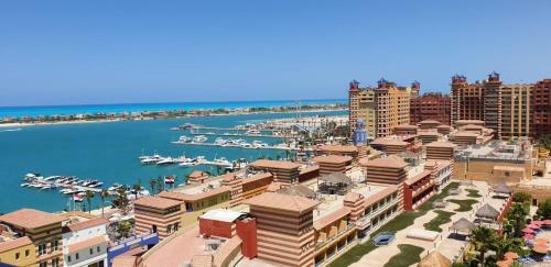 Sea View Apartment In Porto Marina