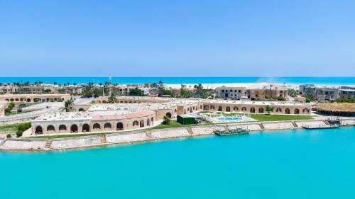 Golden Lake Marina Hotel