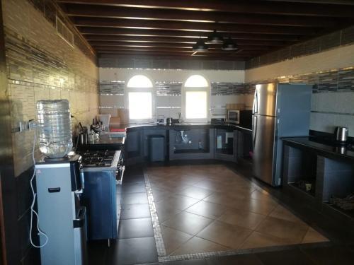 Luxurious 8 Master-bedroom Villa Overlooking Large Lake Marina 4