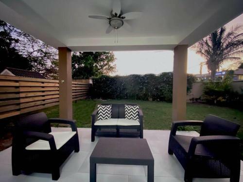 Apartamento Modern 3 Bedroom Condo With Pool 3 Min From Beach
