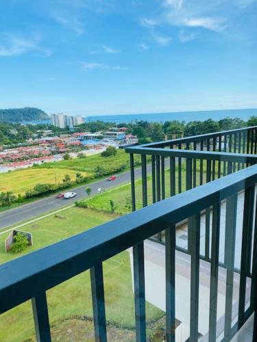 Stunning (9th Flr) Pacific Ocean And Mtn View