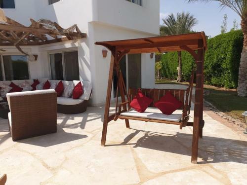 Beach Front Four-bedroom Villa In Ph4 With Private Pool In El Gouna