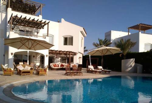 Beach Front Four-bedroom Villa In Ph4 With Private Pool In El Gouna