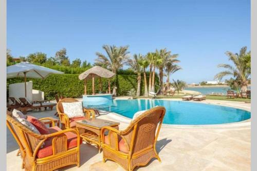 Beach Front Four-bedroom Villa In Ph4 With Private Pool In El Gouna