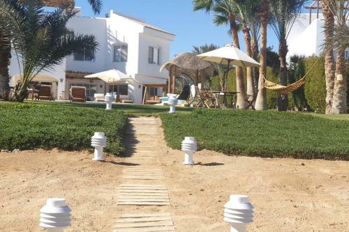 Beach Front Four-bedroom Villa In Ph4 With Private Pool In El Gouna