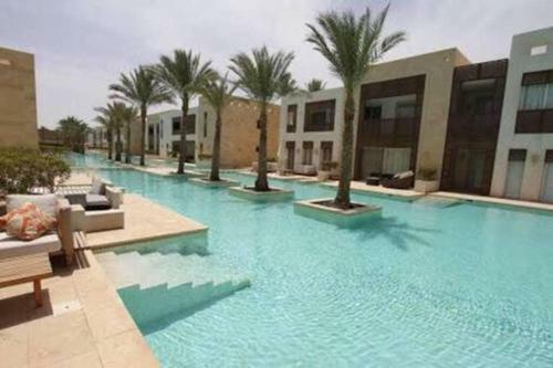 2 Bedroom Apartment Direct To Pool