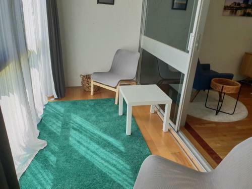Forrest Four Apartment - 2 Bedroom Fremantle Apt