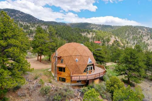 Secluded Rustic Dome With Majestic Views At Idaho Springs