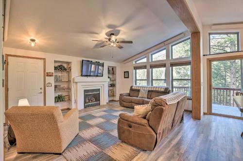 Bright Idaho Springs Cabin With Mountain Views!