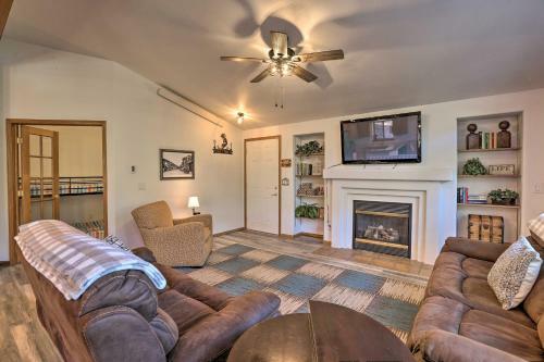 Bright Idaho Springs Cabin With Mountain Views!