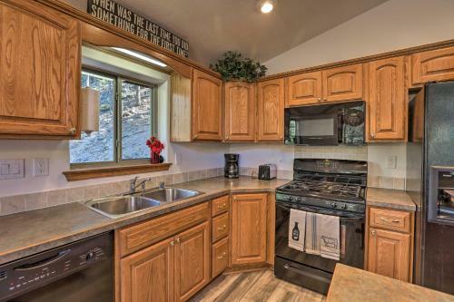 Bright Idaho Springs Cabin With Mountain Views!