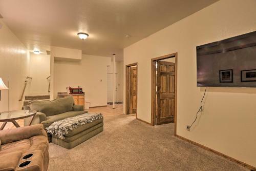 Bright Idaho Springs Cabin With Mountain Views!