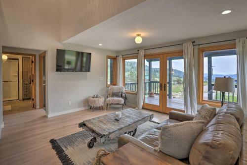 Modern Evergreen Duplex With Mountain Views!