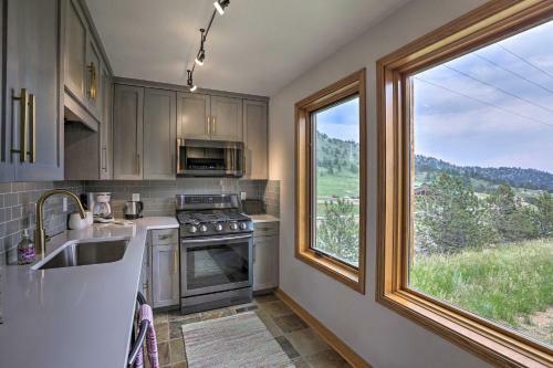 Modern Evergreen Duplex With Mountain Views!