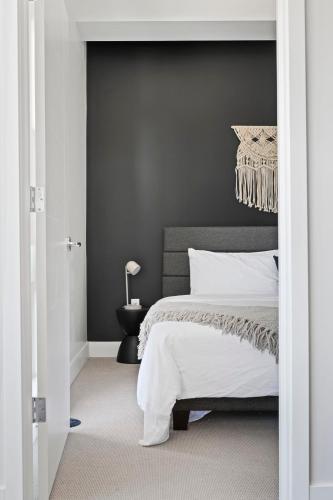 Mod Minimalism Meets Japandi Style - Espadin Lohi