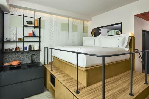 The Catbird Hotel