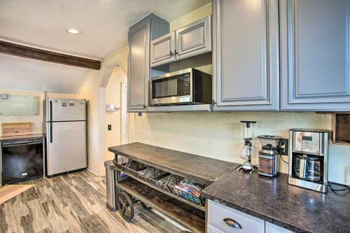 Modern House With Yard Less Than 7 Mi To Dtwn Denver!