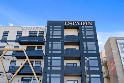 Local Artist-inspired Prudden Loft - Espadin Lohi