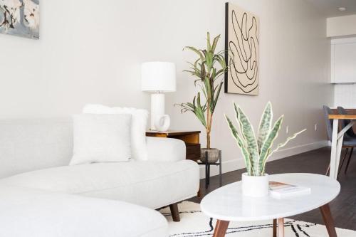 Skyline Blue Modern Loft - Espadin Lohi