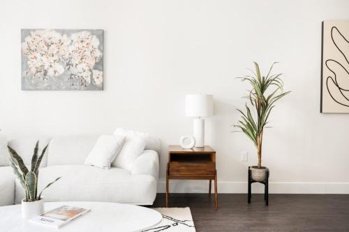 Skyline Blue Modern Loft - Espadin Lohi