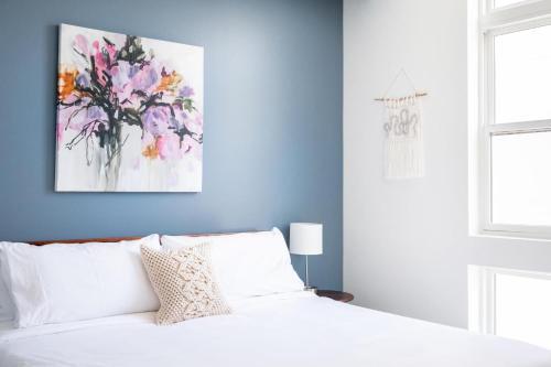 Skyline Blue Modern Loft - Espadin Lohi