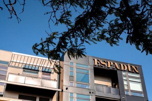 Skyline Blue Modern Loft - Espadin Lohi