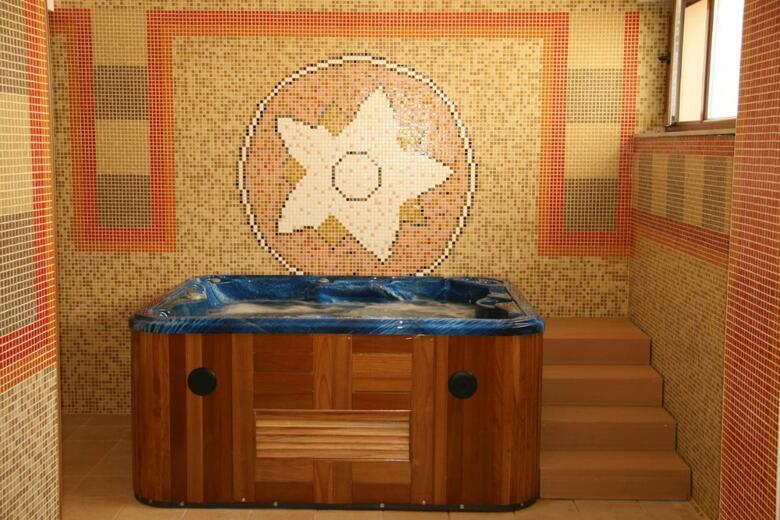 Hotel Saturn